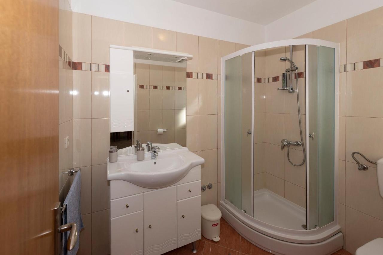 Apartments Max Ražanac Zewnętrze zdjęcie